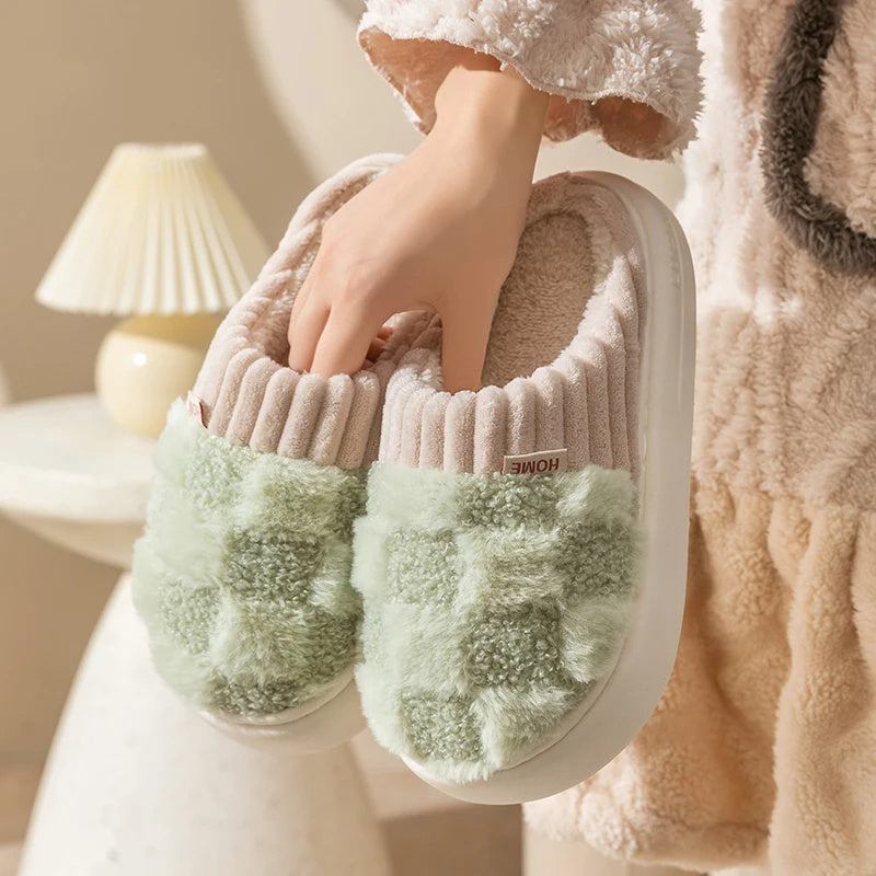 Pantoufles en peluche à carreaux pour femmes, pantoufles d'intérieur en peluche, semelles souples, épaisses, antidérapantes, chaussures de maison chaudes pour couple, automne et hiver