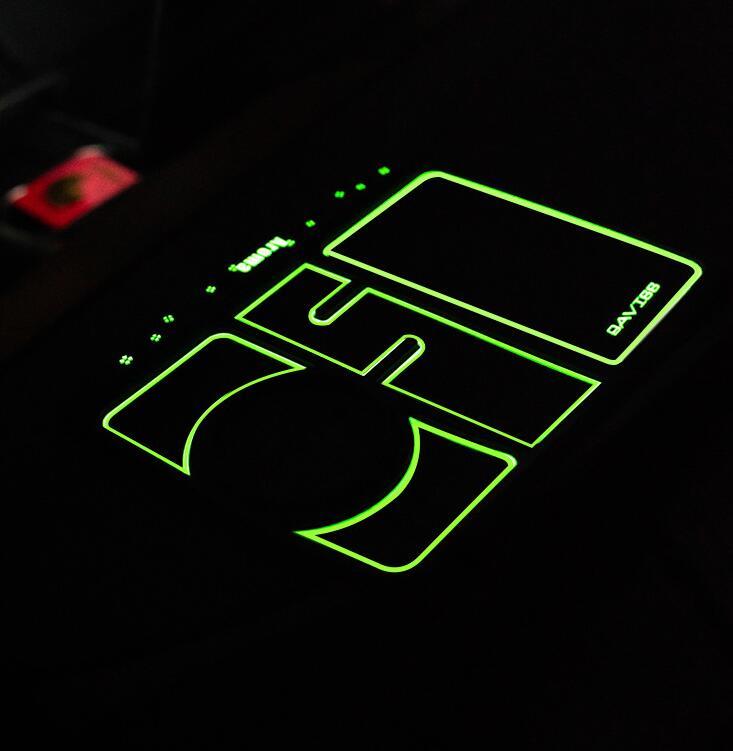 Tapis de téléphone pour voiture antidérapant pour carte de numéro de stationnement 4-en-1, support de téléphone auto, tapis adhésif antidérapant, support de téléphone de tableau de bord.