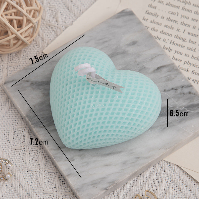 Bougie d'aromathérapie Woven Love avec cadeau à la main