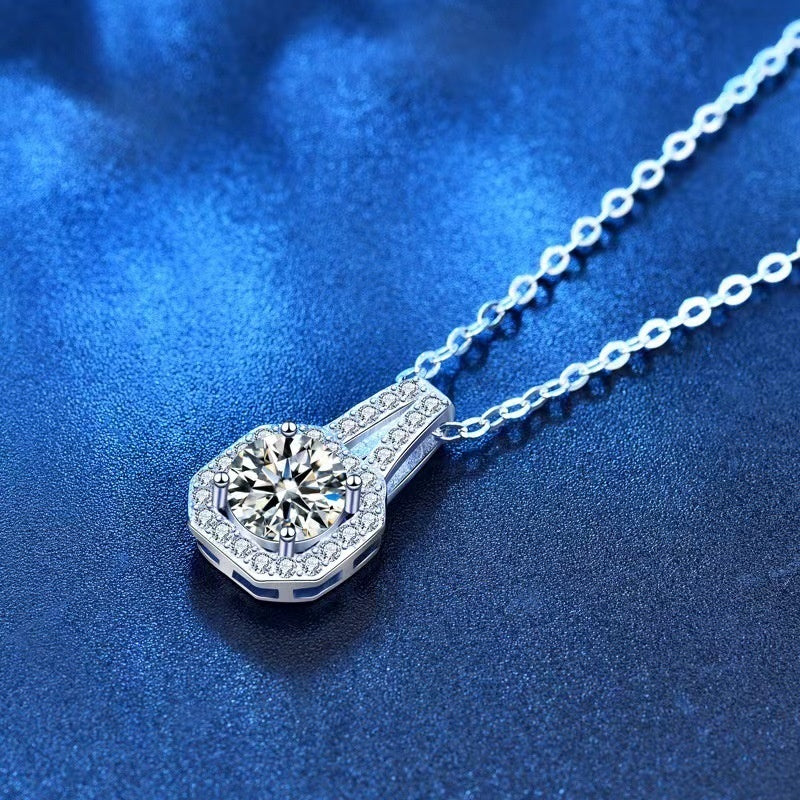 Collier en argent sterling S925 avec moissanite pour femme, niche polyvalente et de grande valeur