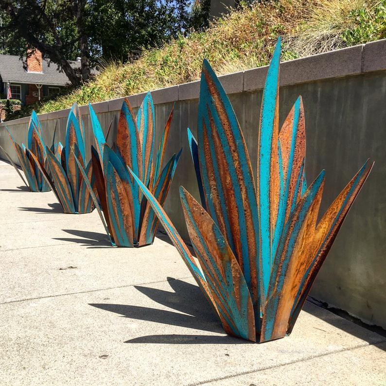 Nouveaux ornements en fer d'agave transfrontaliers pour le jardin.