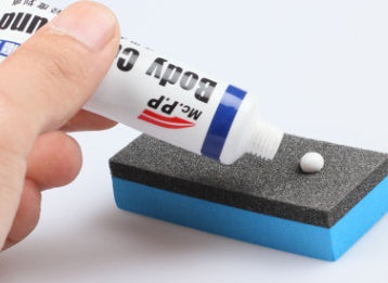 Produit de réparation de rayures de voiture, cire pour enlever les rayures de voiture.