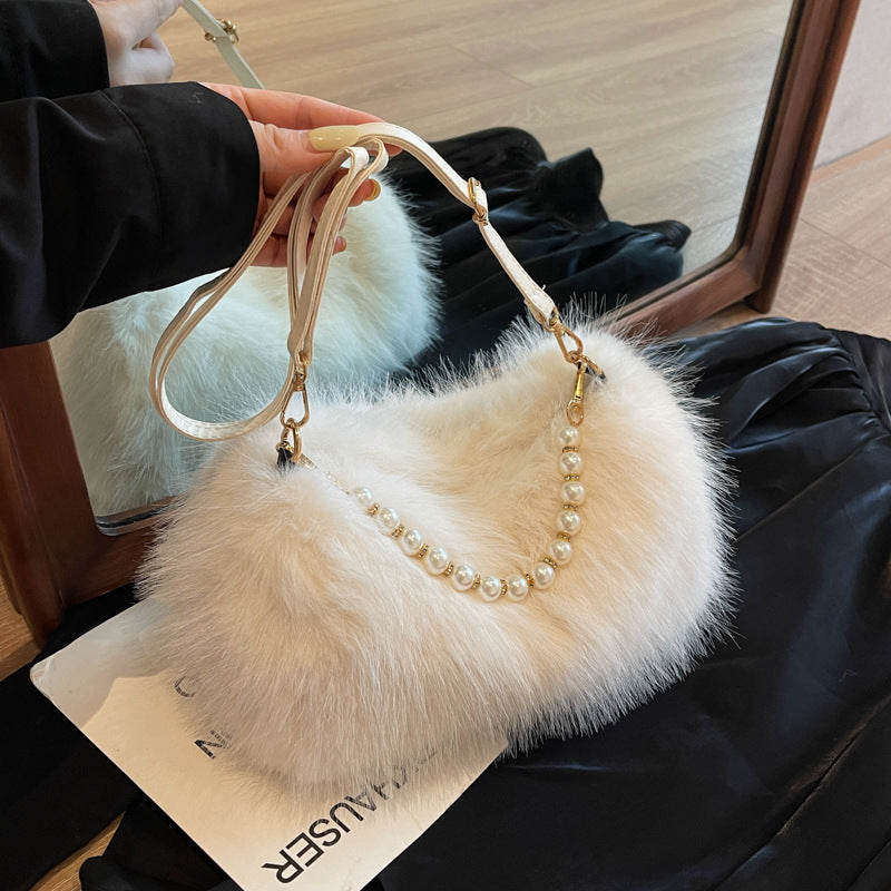 Mode d'automne et d'hiver Sacs à épaule Sac bandoulière en chaîne de perles Sac polyvalent pour le transport Sac en peluche pour femmes
