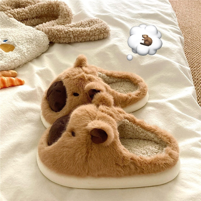 Chaussons d'extérieur en peluche mignonne à plateforme recouverte, chauds et confortables.