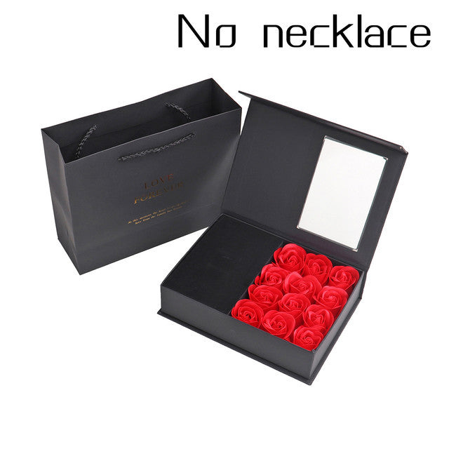 Coffret cadeau de roses pour la fête des mères Fleur de savon Fenêtre de rosace artificielle