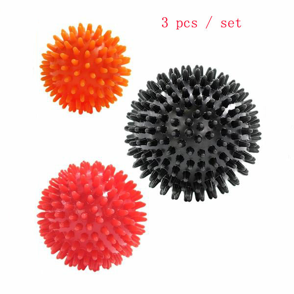 Balle de massage à épines dures tenant une main, balle d'entraînement tactile, balle de massage d'acupression en PVC, balle de yoga