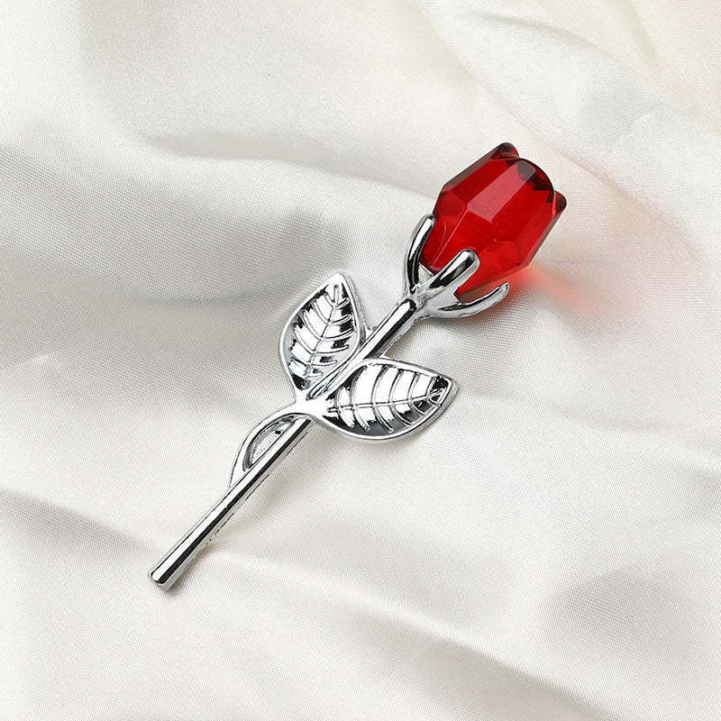 Cadeau de Saint-Valentin avec une rose dorée en cristal