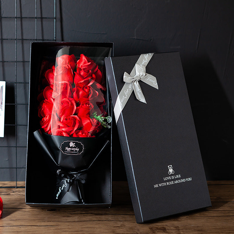 Coffret cadeau bouquet de 18 roses savonneuses