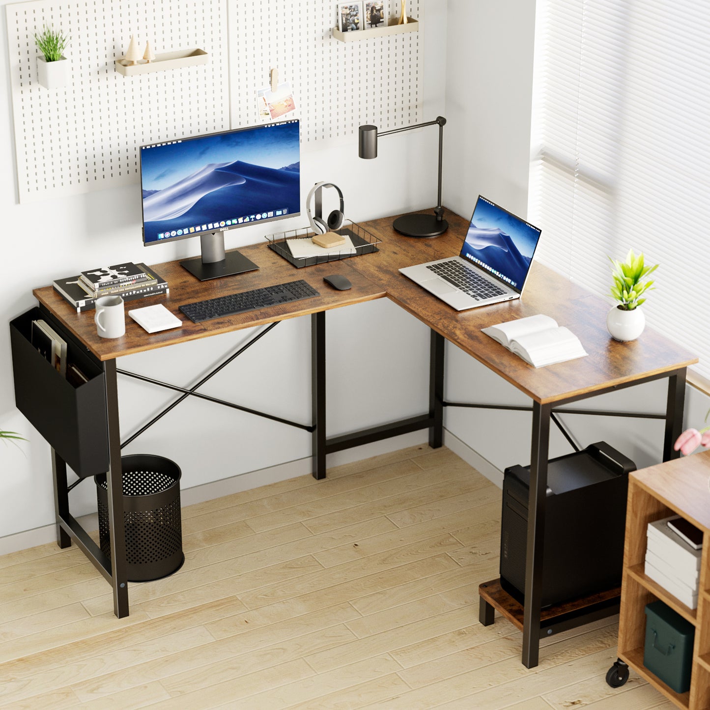 Bureau d'ordinateur en forme de L