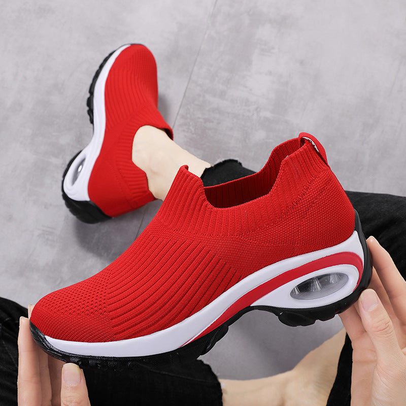 Baskets pour femmes avec coussin d'air en maille respirante pour la course et les sports.