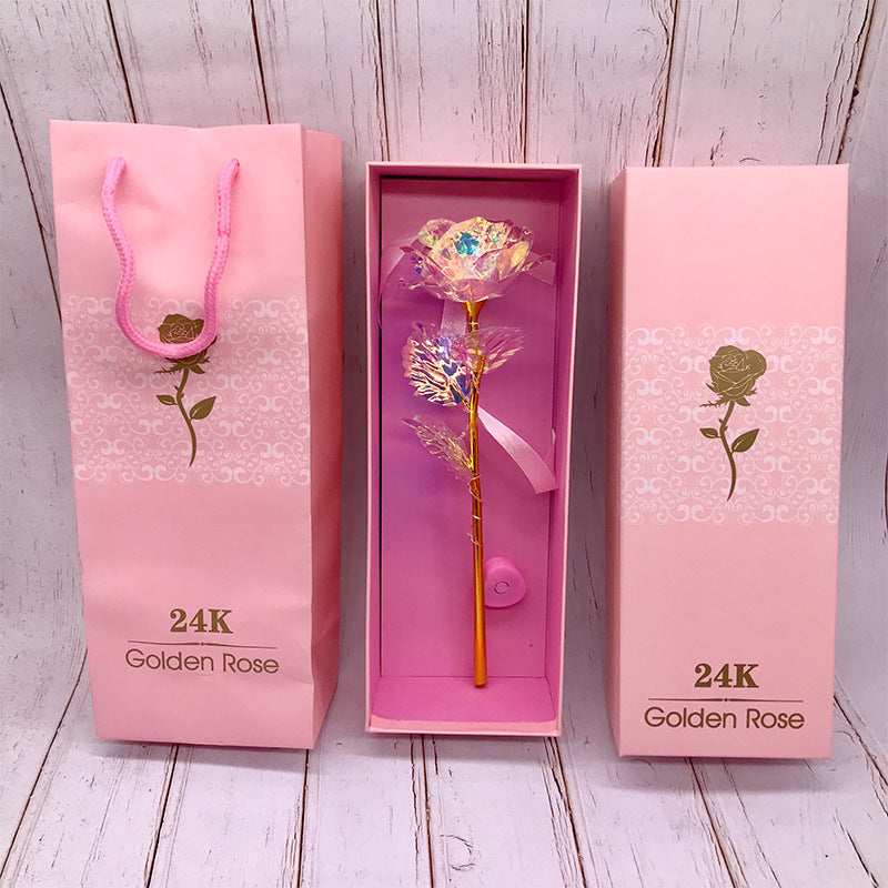 Ensemble de fleurs roses en or 24 carats de couleur lumineuse