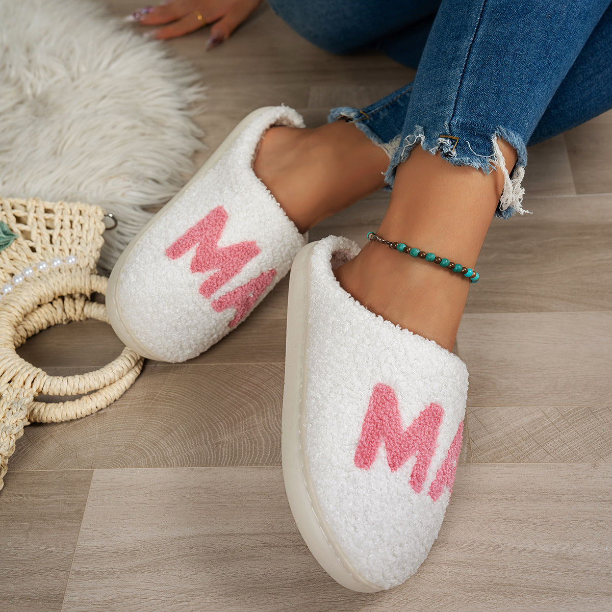 Chaussons en coton épais et antidérapants MAMA, cadeau de Noël chaleureux et confortable.