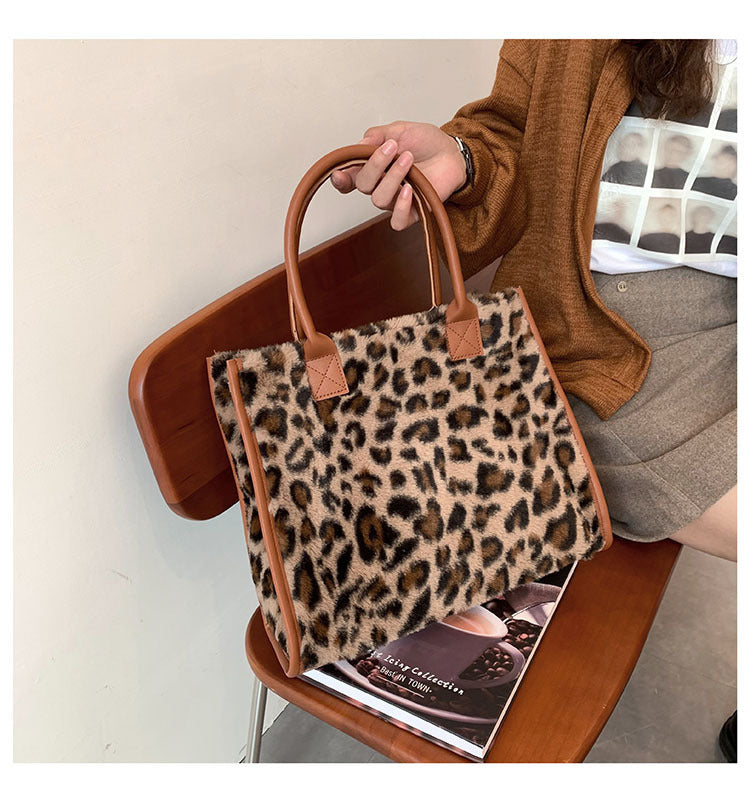 Sac à main de grande capacité de style coréen en peluche occidentale
