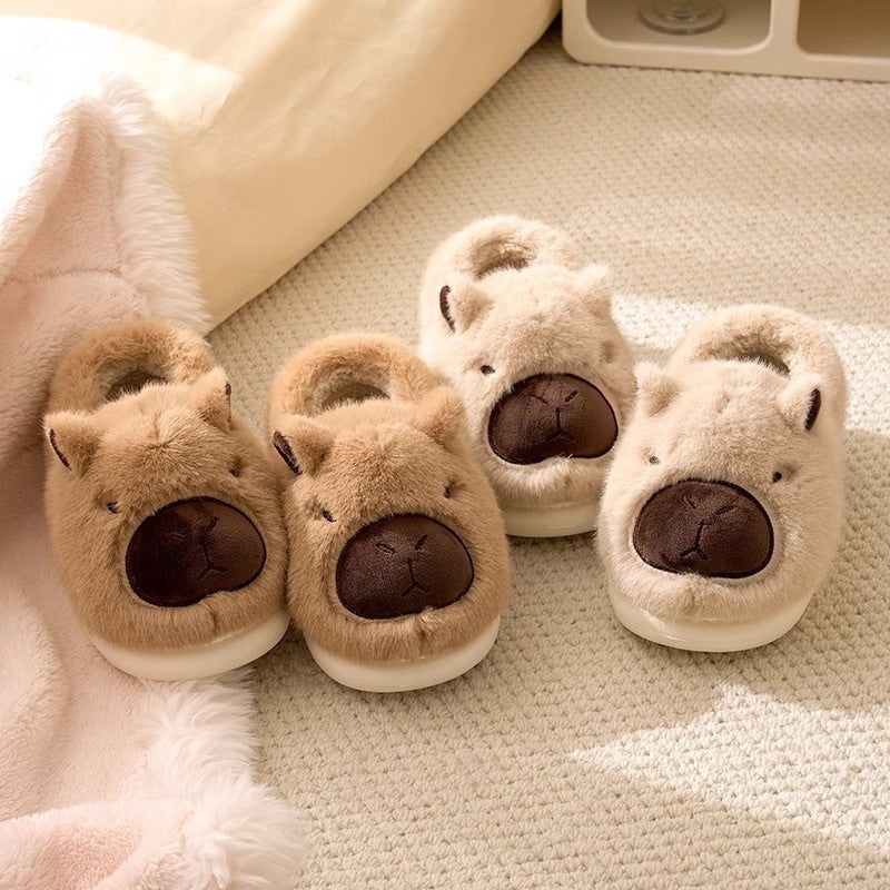Chaussons d'extérieur en peluche mignonne à plateforme recouverte, chauds et confortables.