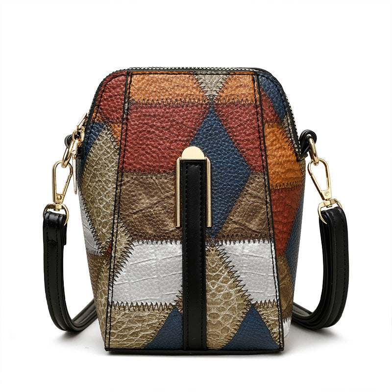 Sac à bandoulière en cuir souple avec coutures tendance