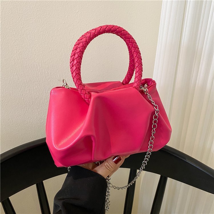 Sac à bandoulière en toile plissée avec chaîne pour le portable et le dessous de bras