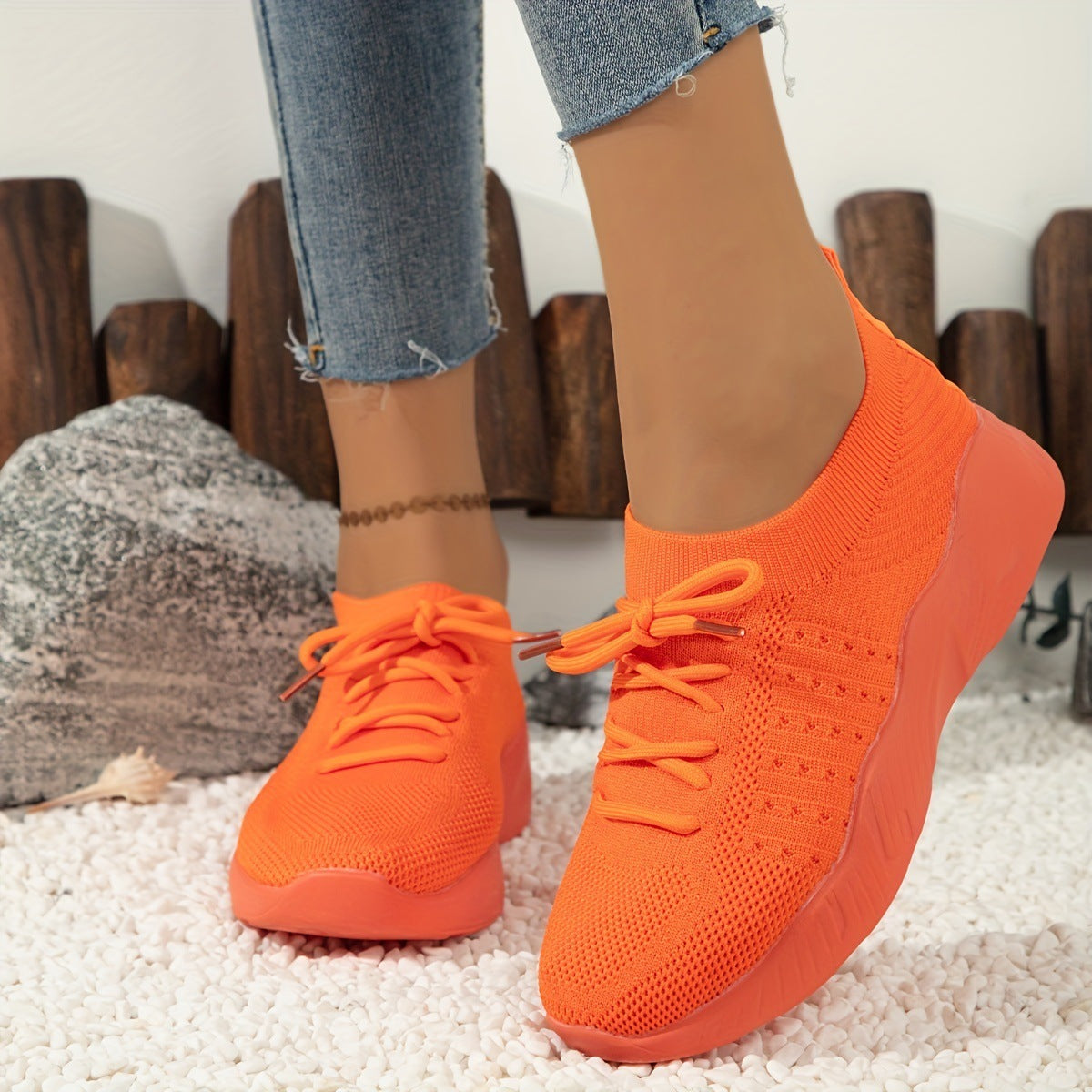 Chaussures de sport pour femmes légères, respirantes et décontractées à semelle souple.