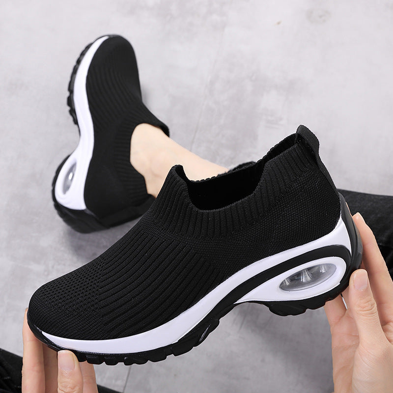 Baskets pour femmes avec coussin d'air en maille respirante pour la course et les sports.