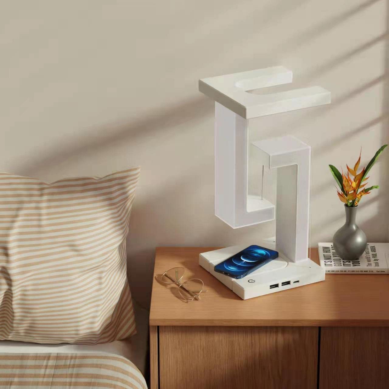 Lampe de table suspendue à chargement sans fil créative pour smartphone, lampe d'équilibre flottante pour la maison et la chambre.