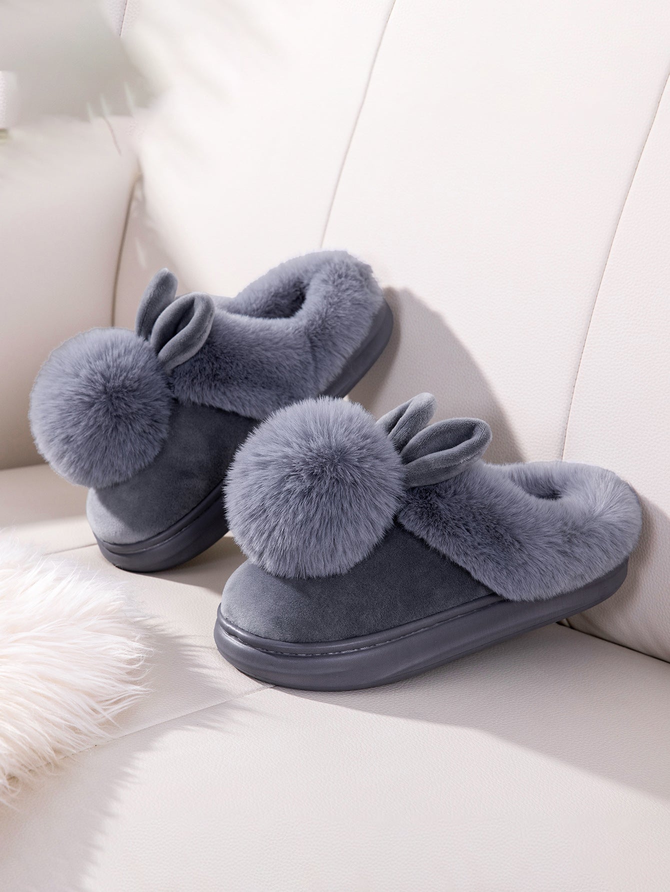 Chaussons en coton avec un soutien complet au talon pour femmes, chauds pour la maison.