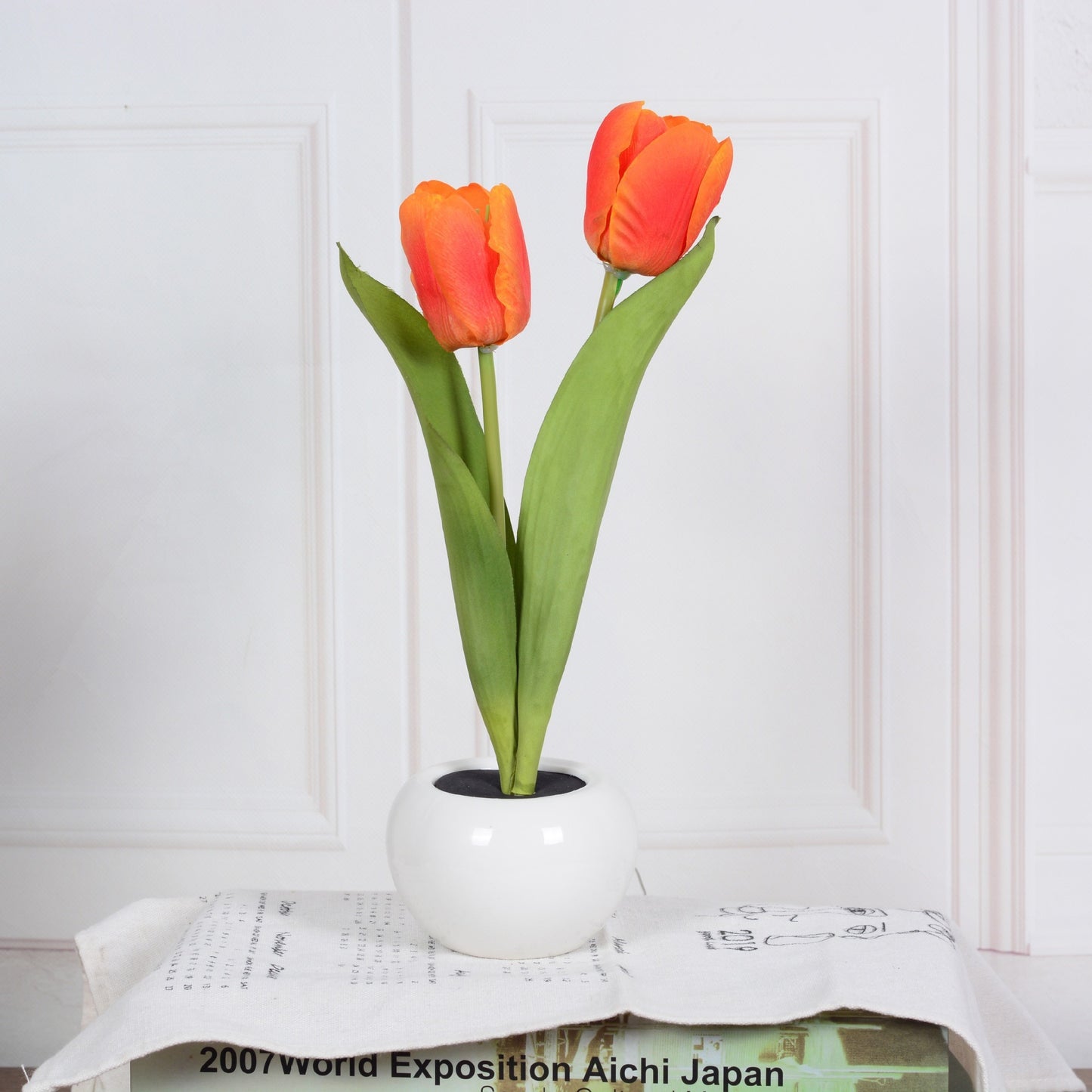 Lampe de table à lumière nocturne en forme de tulipe LED, plante artificielle en pot, décoration de paysage, cadeau pour la maison, la chambre à coucher et le salon.