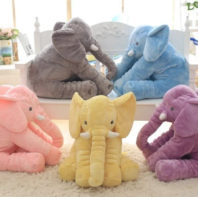 Coussin en peluche éléphant pour le confort et le sommeil des bébés.