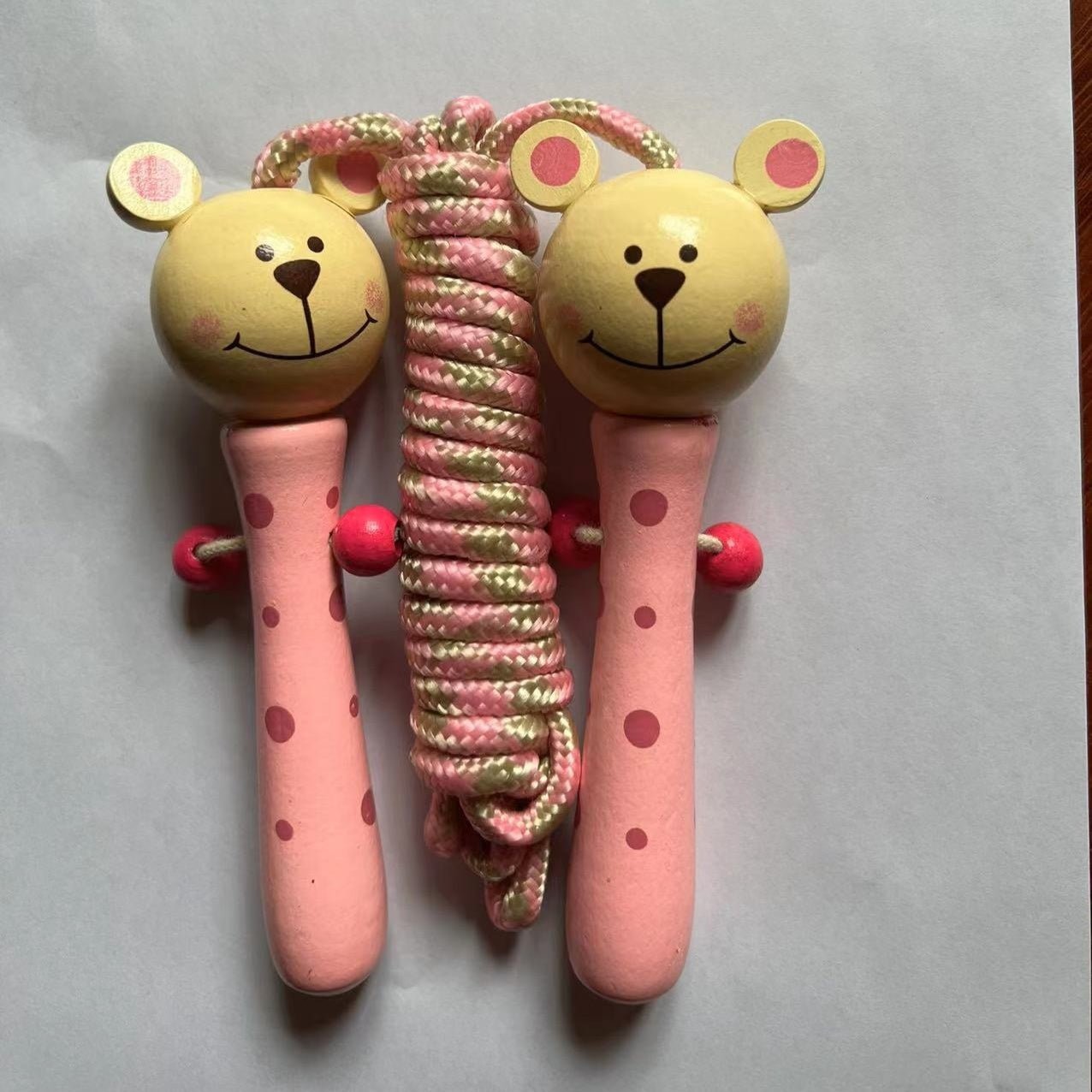 Corde à sauter pour enfants avec manche en bois de dessin animé - KaoKao