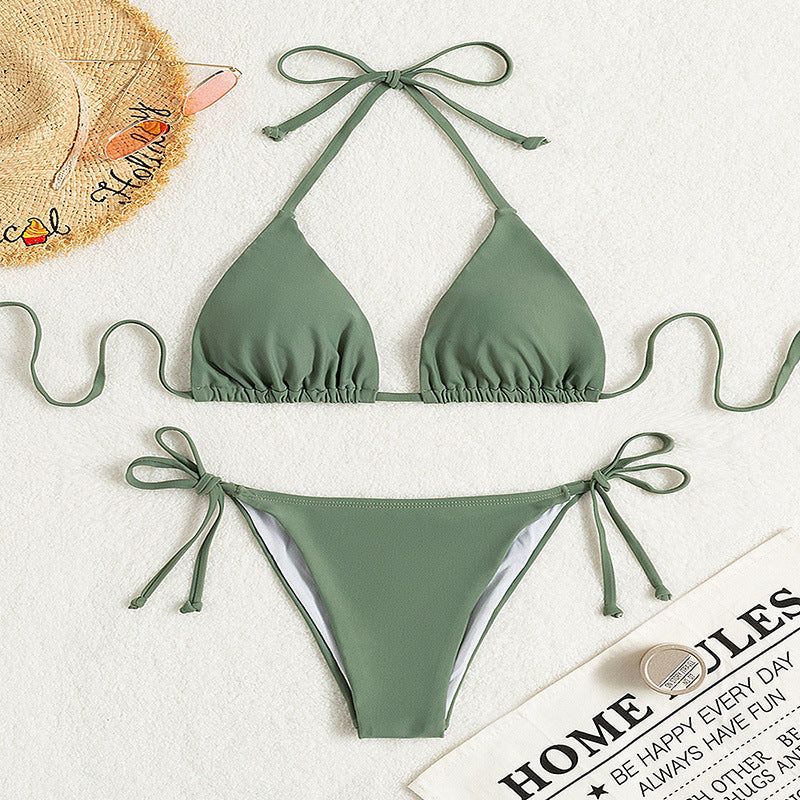 Couleur pure du maillot de bain du bikini licou à lien