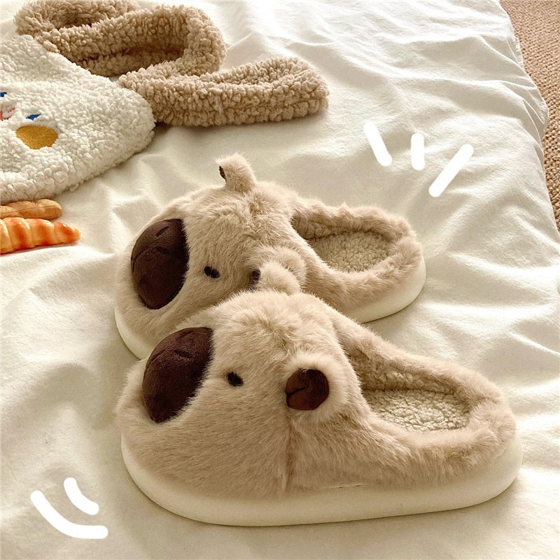 Chaussons d'extérieur en peluche mignonne à plateforme recouverte, chauds et confortables.