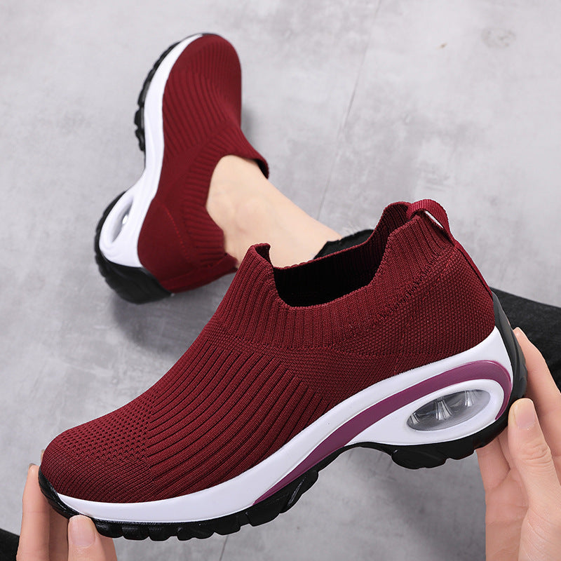 Baskets pour femmes avec coussin d'air en maille respirante pour la course et les sports.