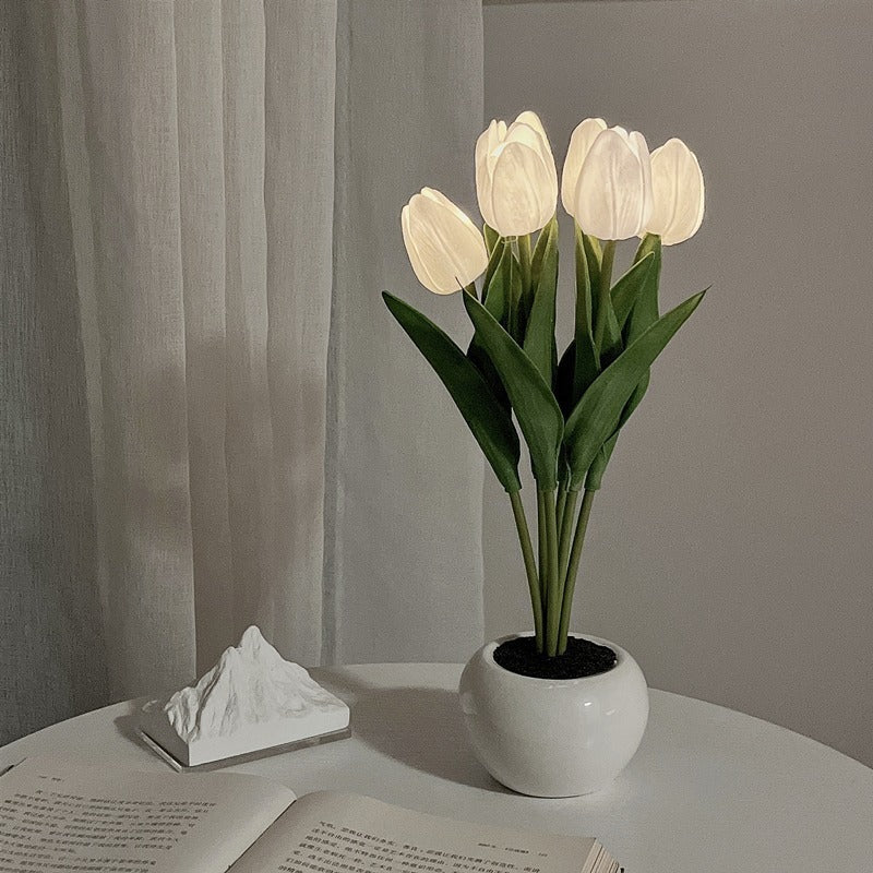 Lampe de table à lumière nocturne en forme de tulipe LED, plante artificielle en pot, décoration de paysage, cadeau pour la maison, la chambre à coucher et le salon.