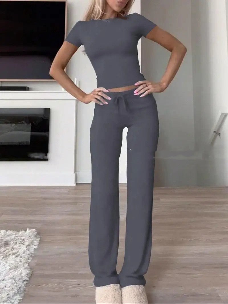 Ensemble décontracté avec haut à manches courtes et pantalon pour la maison - KaoKao