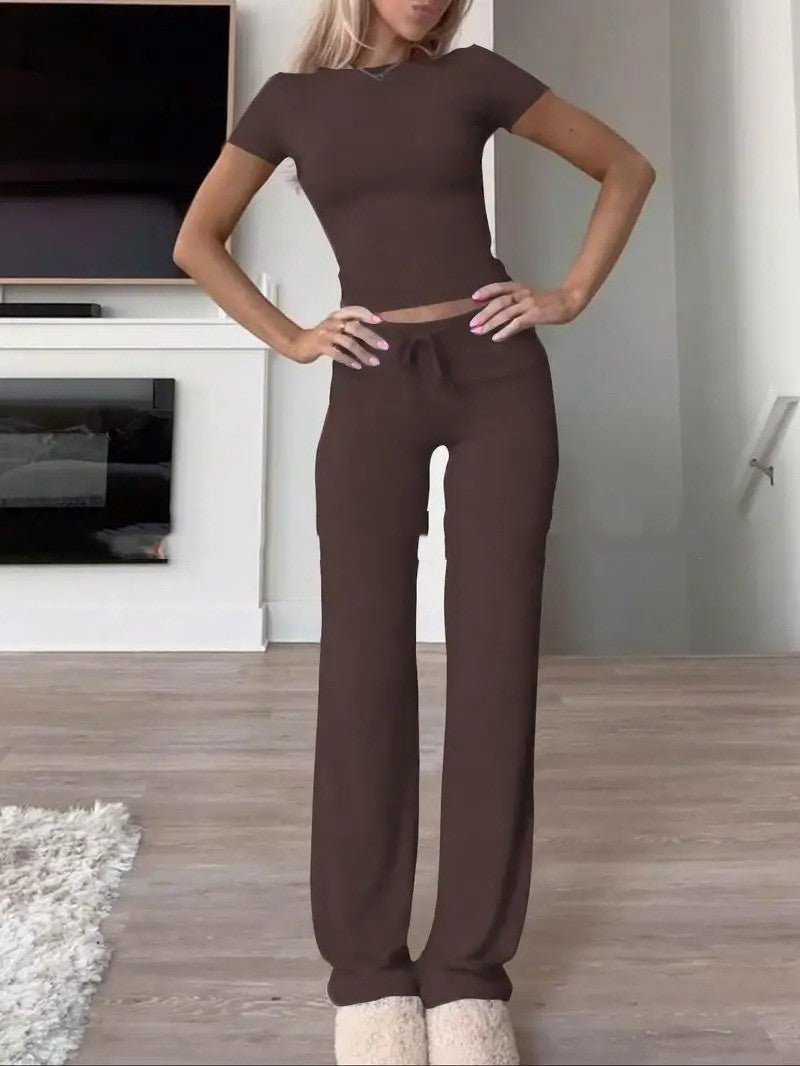 Ensemble décontracté avec haut à manches courtes et pantalon pour la maison - KaoKao