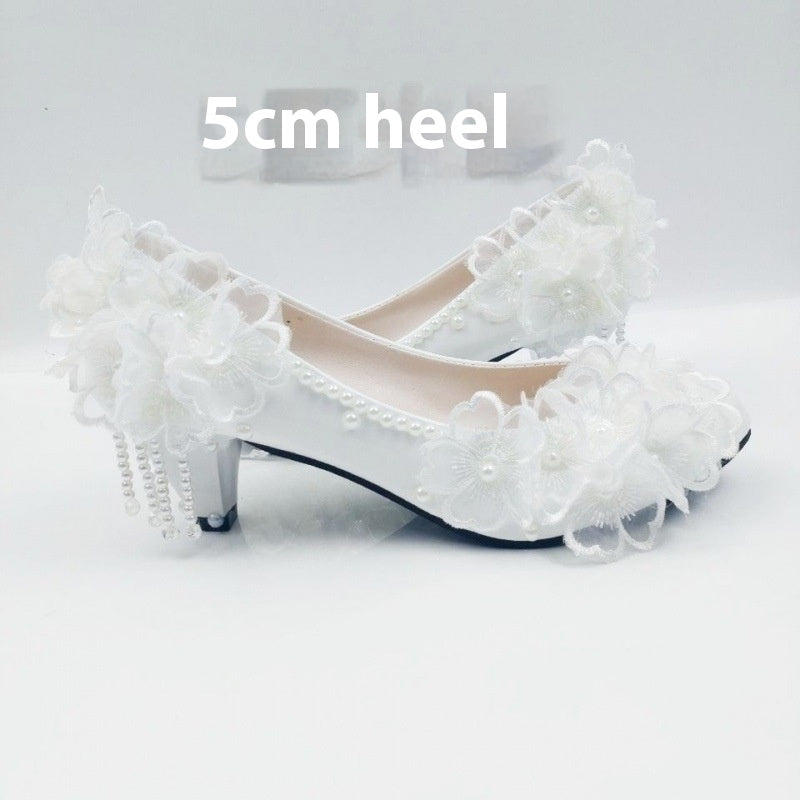 Chaussures à talons hauts en dentelle, style coréen, avec des fleurs, des strass et des franges pour mariée.