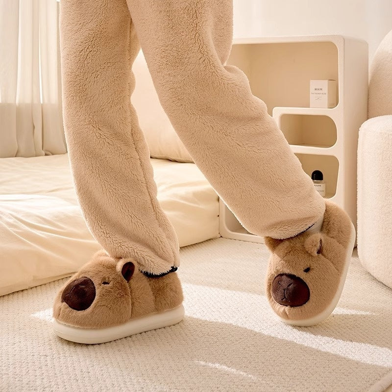 Chaussons d'extérieur en peluche mignonne à plateforme recouverte, chauds et confortables.