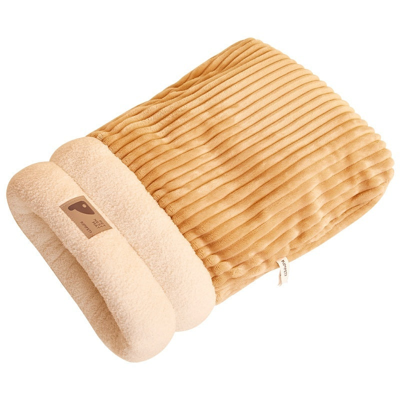 Sac de couchage pour animaux de compagnie d'hiver chaud et doux en peluche, nid semi-fermé pour chats, sac de couchage confortable pour la maison, accessoires pour lits de chats et de chiens.