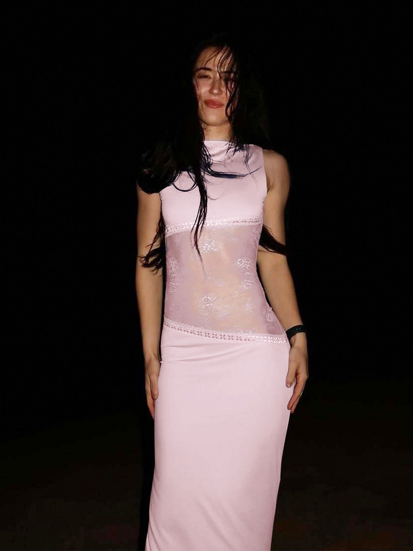 Robe longue transparente à dos nu et sans manches en dentelle cousue, taille moyenne - KaoKao