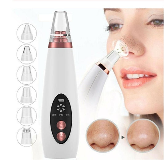 L'instrument cosmétique ménager pour nettoyer les pores aspire les impuretés, un nouvel instrument.