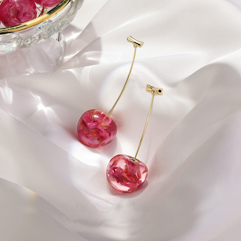 Boucles d'oreilles longues en cerise séchée française au tempérament rouge net, douces et à la mode