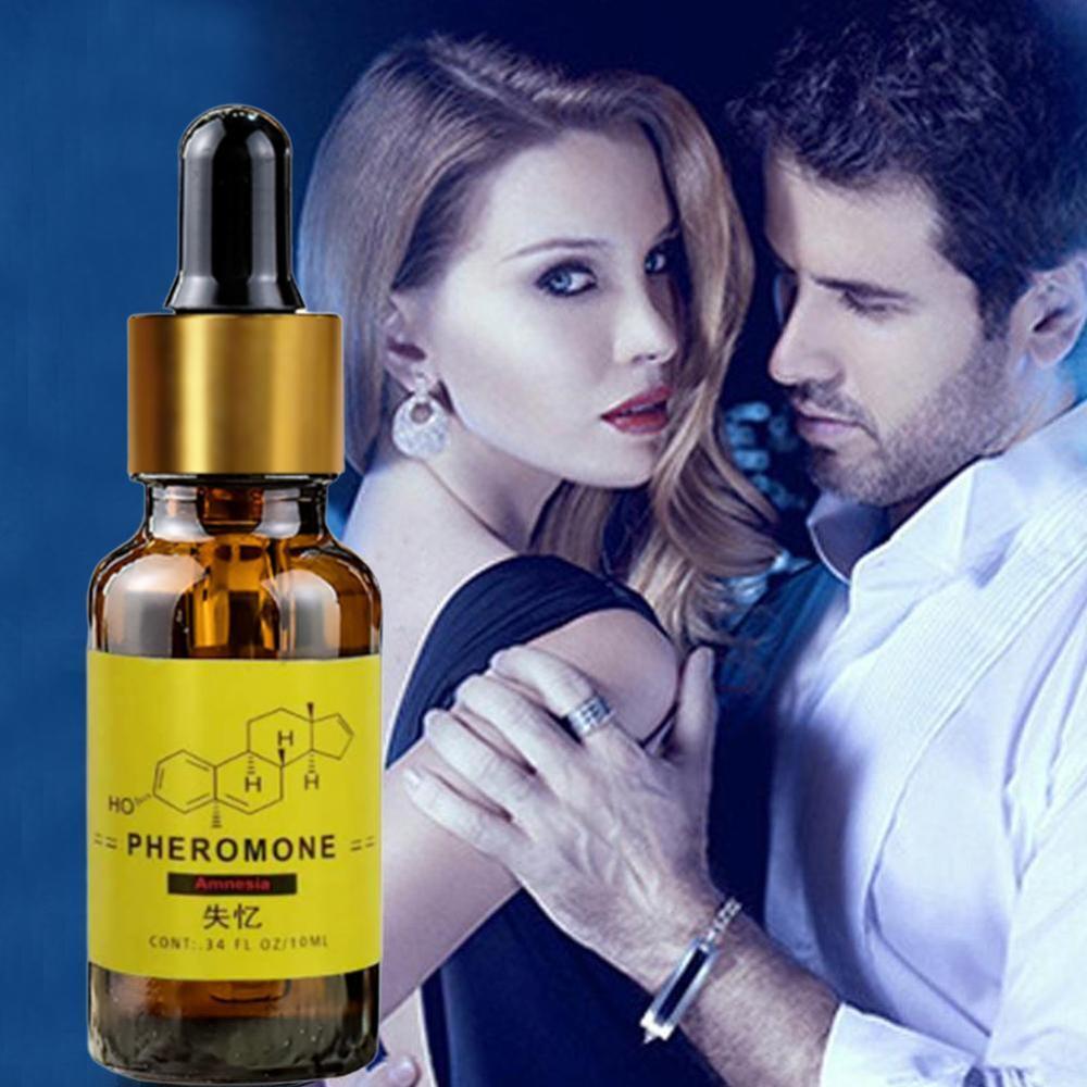 Hommes et femmes flirtant avec un parfum sexy.