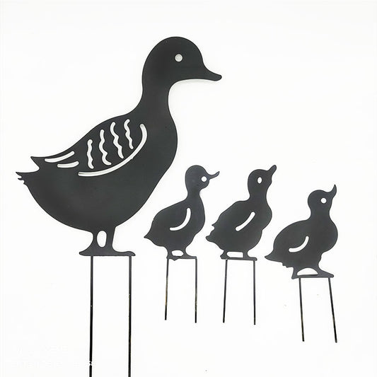 New garden decoration iron duck family hollow metal garden decoration.