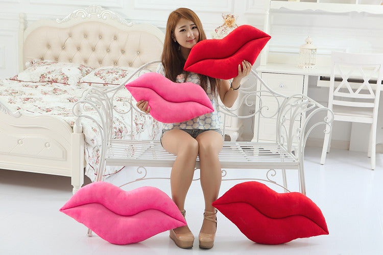 Coussin en peluche créatif, sexy et aux grandes lèvres.