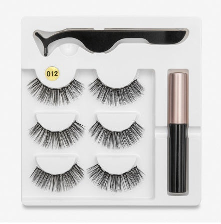 A pair of false eyelashes with fashionable magnets.