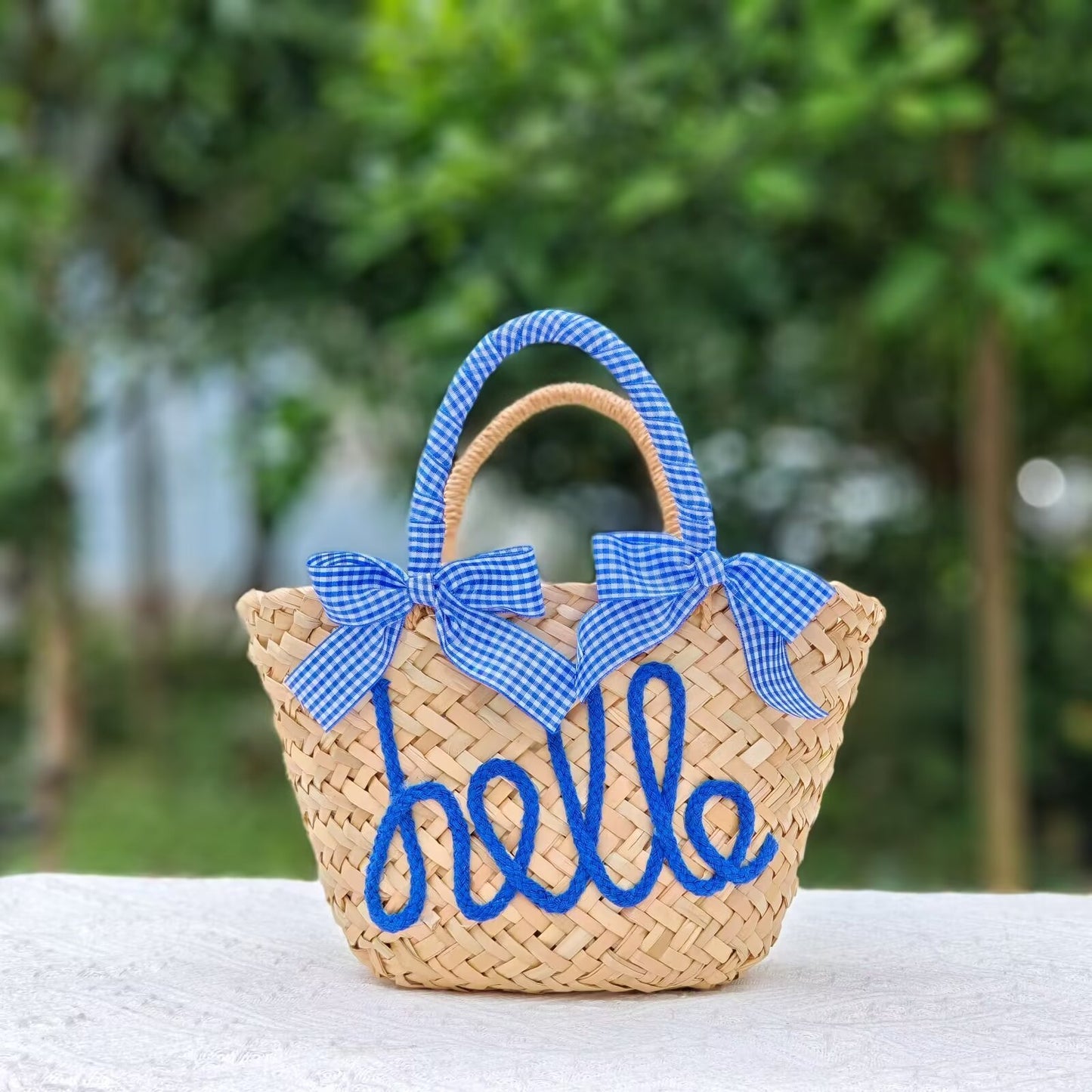 Sac à main tissé couleur bonbon avec lettres personnalisées