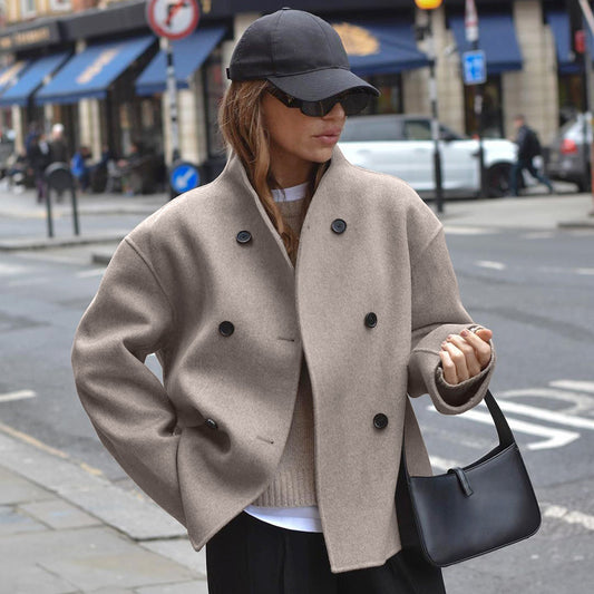 Manteau en laine brun vintage pour femmes à col en V.