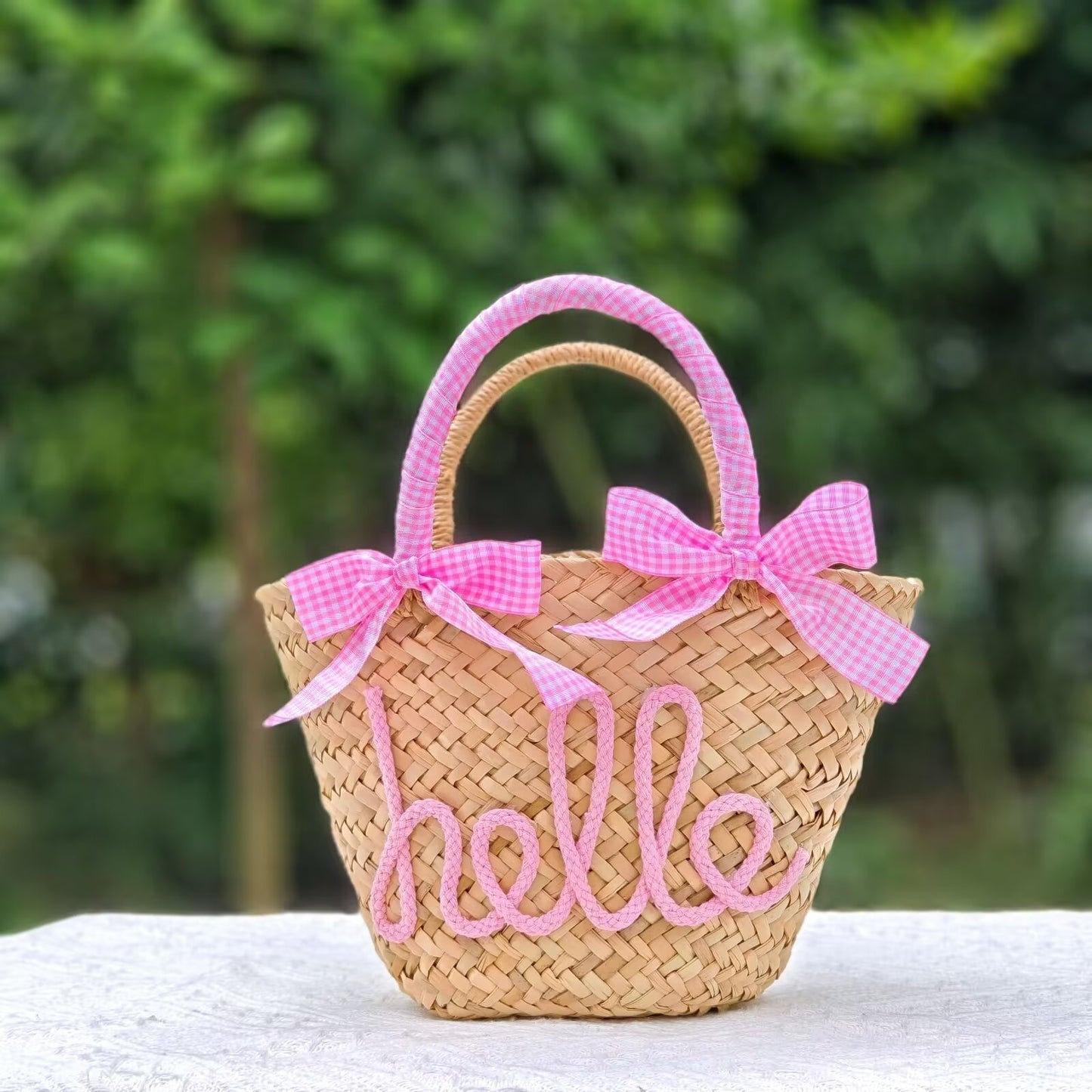 Sac à main tissé couleur bonbon avec lettres personnalisées