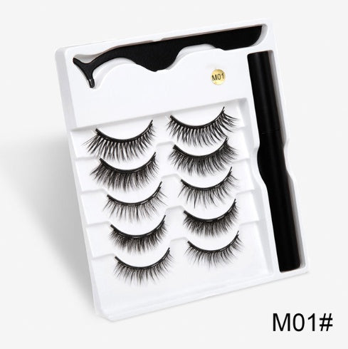 A pair of false eyelashes with fashionable magnets.