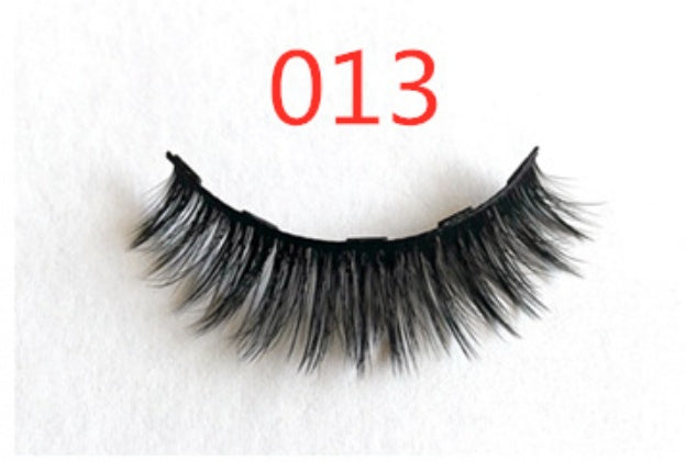 A pair of false eyelashes with fashionable magnets.