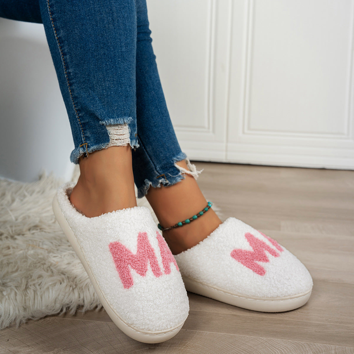 Chaussons en coton épais et antidérapants MAMA, cadeau de Noël chaleureux et confortable.