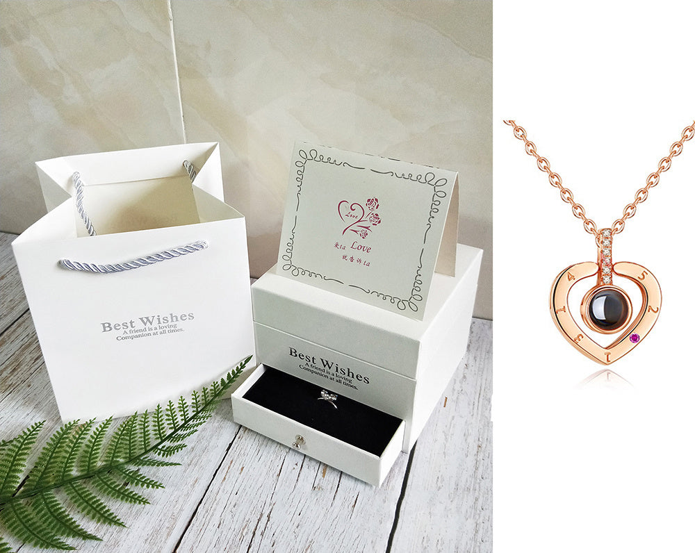 Coffret cadeau collier rose, cadeau parfait pour la Saint-Valentin.